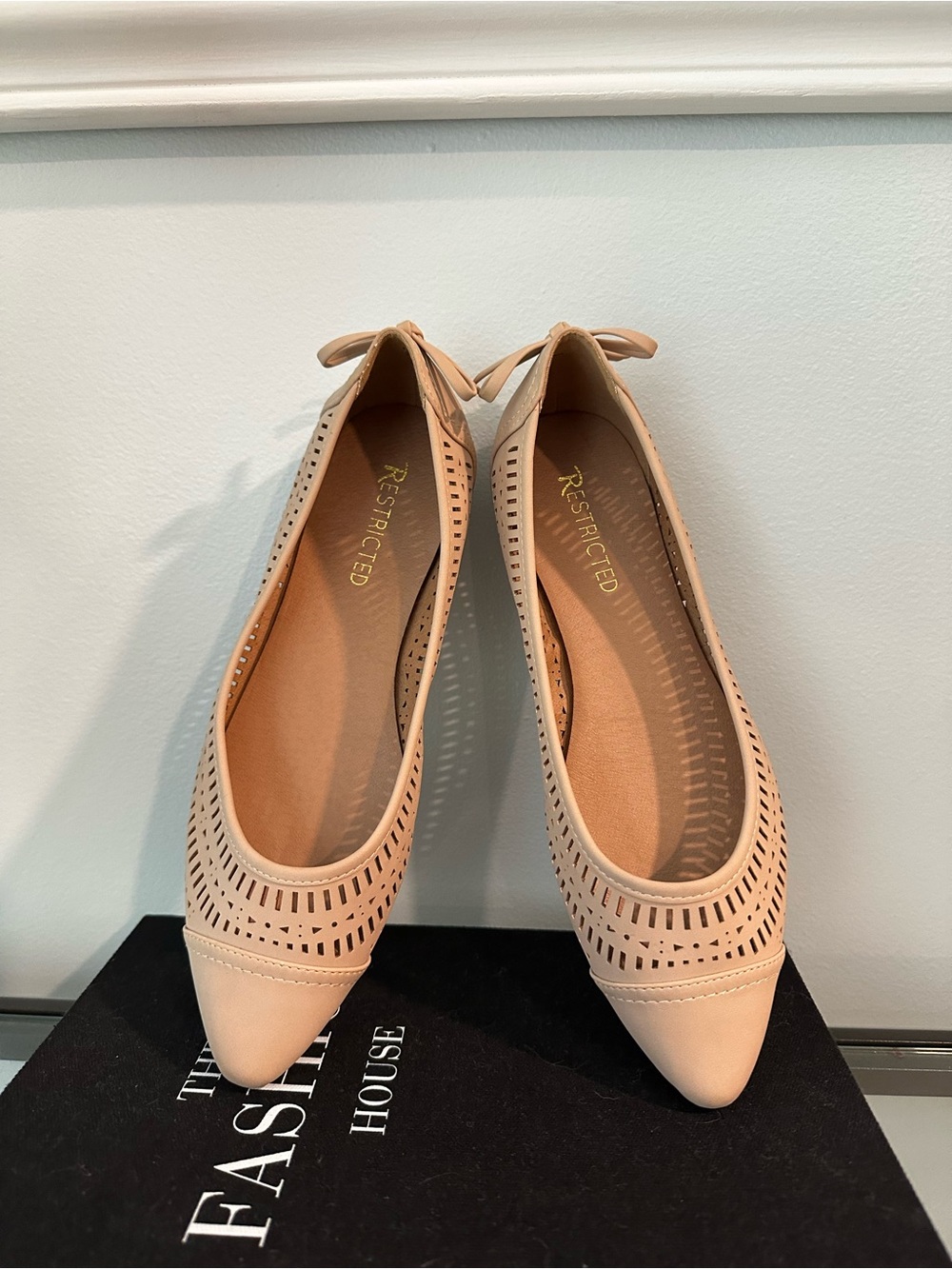 Restricted Women's Pointed-Toe Ballet Flats in Nude 8.5